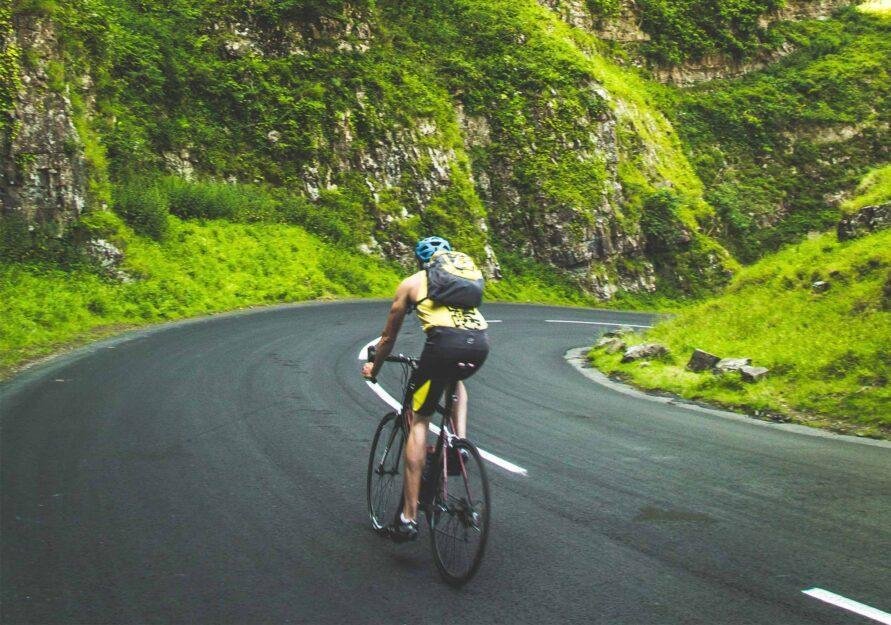 Biking 891x625