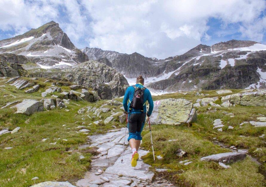 Hiking 891x625