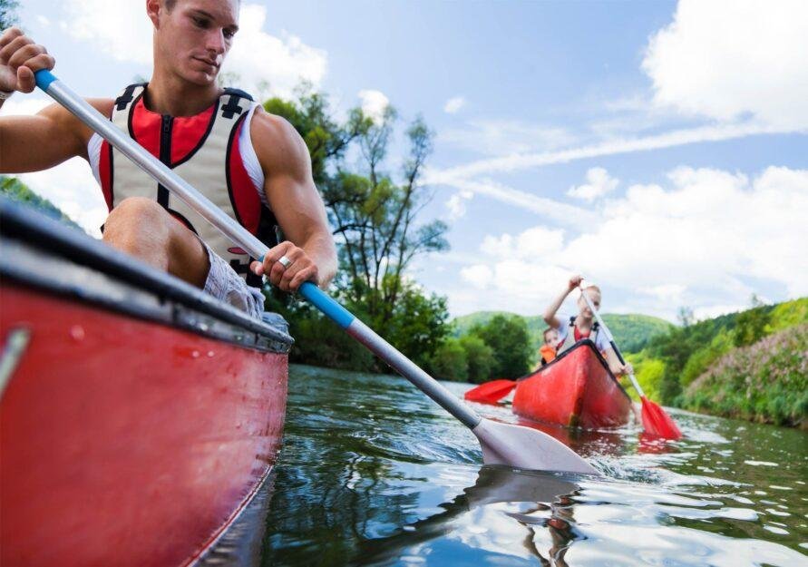 Kayaking 891x625
